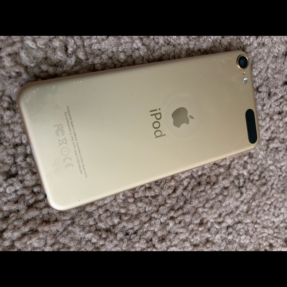 iPod touch (6th generation) 32 GB + case